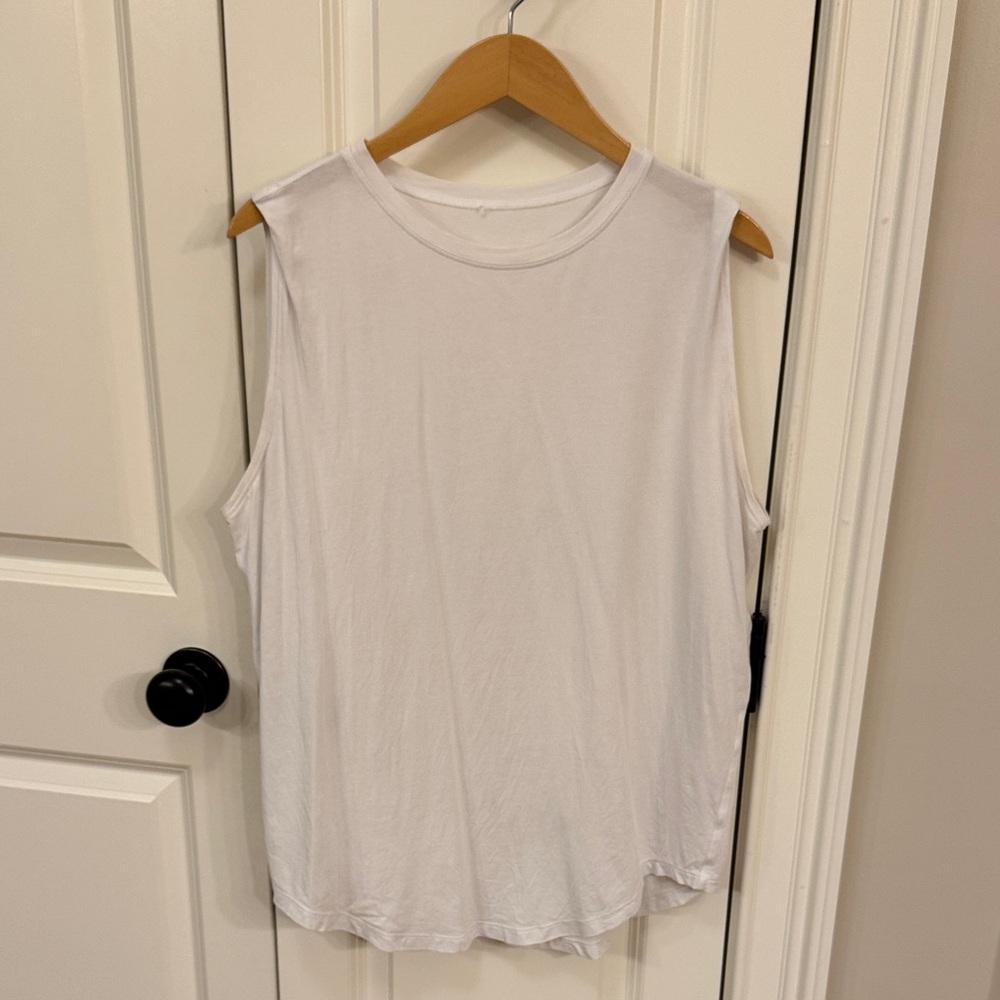 White lululemon muscle tank Sleeveless Women's Top 8 10 Medium large